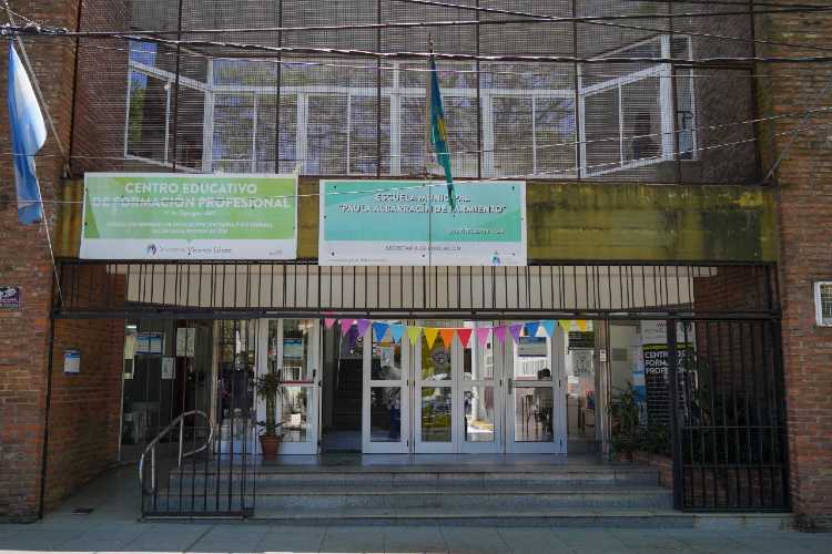 Alumnos de Vicente López vuelven a clases
