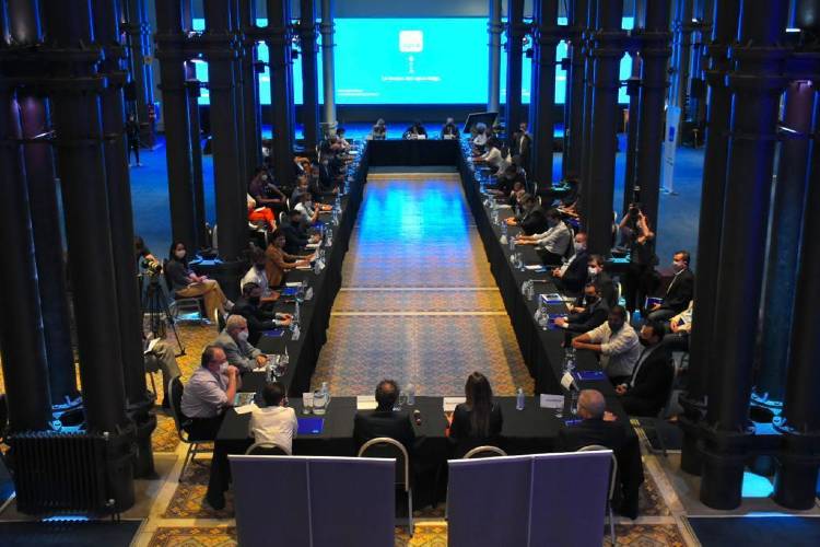 Galmarini y Katopodis presentaron el plan de AySA en barrios vulnerables Galmarini y Katopodis presentaron el plan de AySA en barrios vulnerables