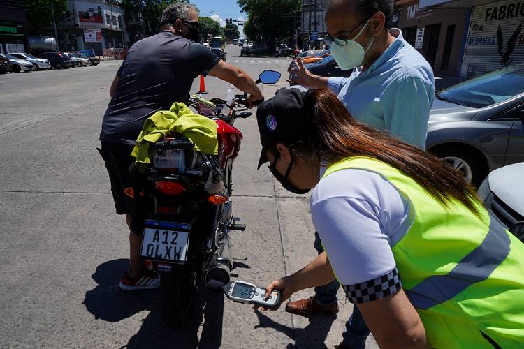 En Vicente López retienen motos que exceden el límite de ruido permitido en sus caños de escape