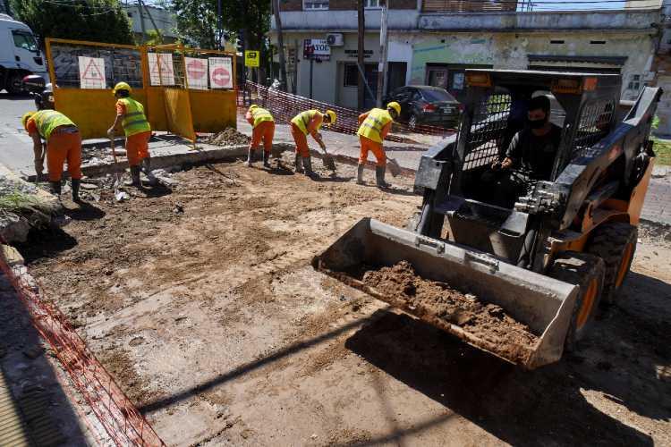 Continúa el plan de asfalto y bacheo en Munro Continúa el plan de asfalto y bacheo en Munro