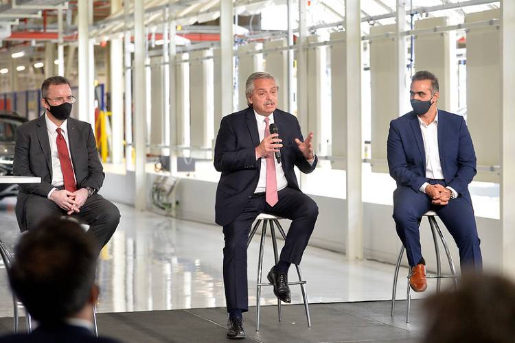 Julio Zamora acompañó a Alberto Fernández en la inauguración de la planta de pintura de Volkswagen en Pacheco 
