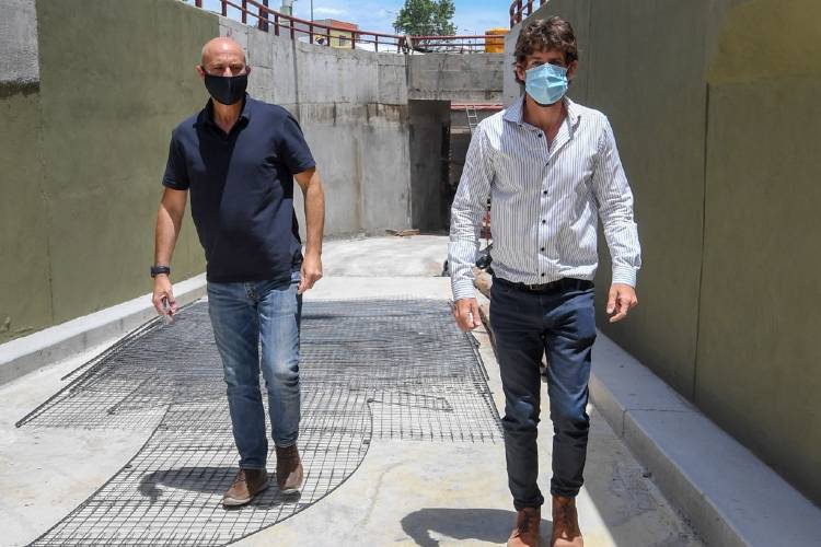 Andreotti supervisó los últimos detalles del Túnel Diego A. Maradona y los murales que lo homenajean Andreotti supervisó los últimos detalles del Túnel Diego A. Maradona y los murales que lo homenajean