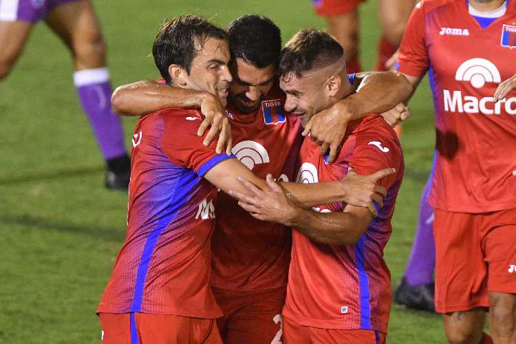 Tigre se acomodó en el Grupo B de la Zona Campeonato al superar a Villa Dálmine Tigre se acomodó en el Grupo B de la Zona Campeonato al superar a Villa Dálmine