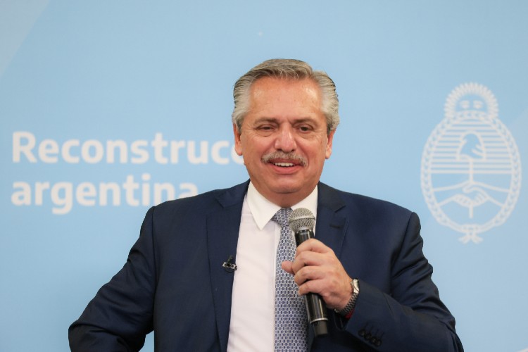 El presidente derogará tres decretos de Macri que habilitaban el voto anticipado