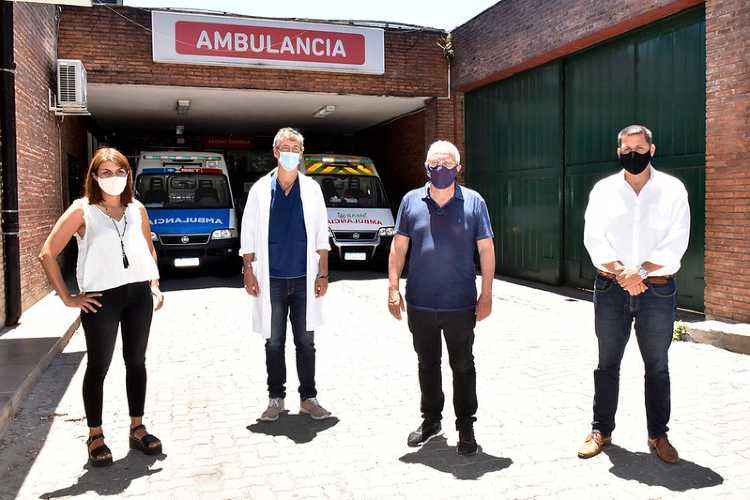 Julio Zamora, realizó su tradicional recorrida por diferentes instituciones y dependencias municipales que brindarán servicio y atención durante la Nochebuena. Durante la misma