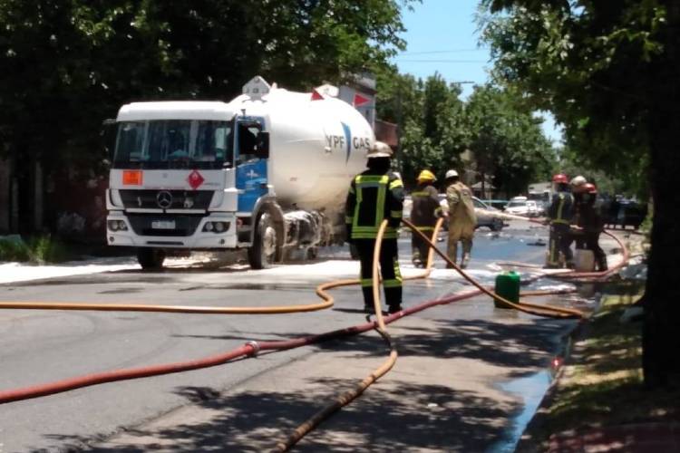 El choque de un Camión cargado de Gas Licuado causó alarma en Boulogne - Foto BVSI