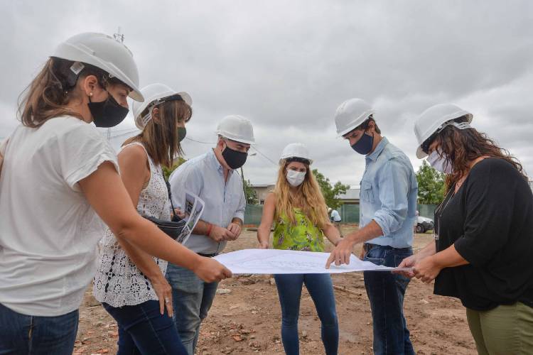 Juan Andreotti recorrió la obra de la nueva Escuela Municipal de Oficios en el barrio San Jorge