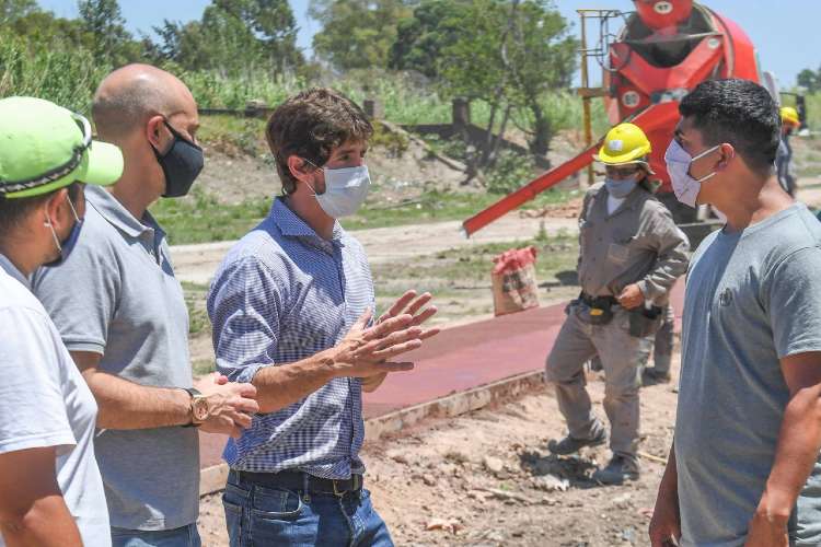 Juan Andreotti recorrió la obra del gran Parque que se construye donde fue entubado el zanjón Fate. Juan Andreotti recorrió la obra del gran Parque que se construye donde fue entubado el zanjón Fate.