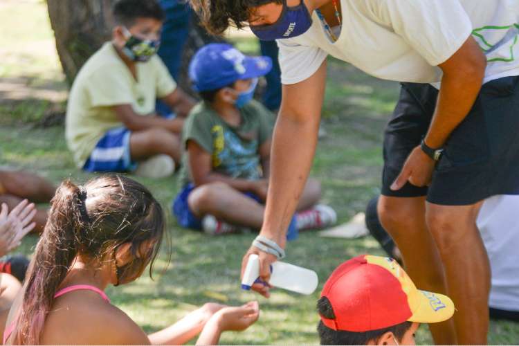 Chicas y chicos de las Colonias de San Fernando aprenden a reciclar y hacer huertas. Chicas y chicos de las Colonias de San Fernando aprenden a reciclar y hacer huertas.