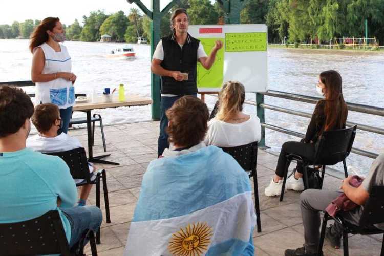 Segundo Cernadas exigió la vuelta a las aulas para asegurar el derecho de los chicos a la educación Segundo Cernadas exigió la vuelta a las aulas para asegurar el derecho de los chicos a la educación