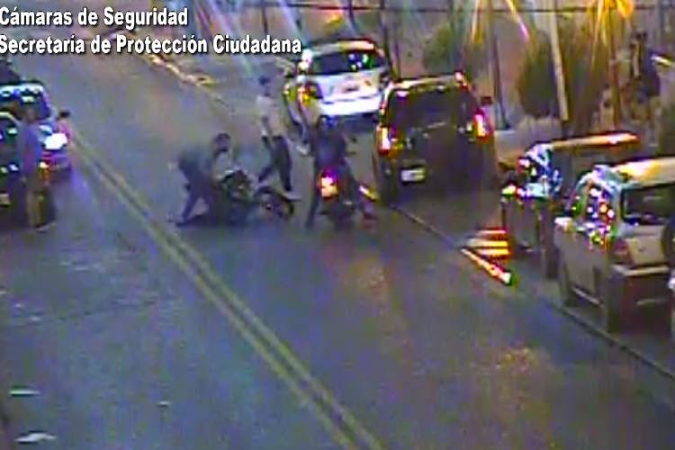 Rápida asistencia de una mujer atropellada por una motocicleta en Benavidez Rápida asistencia de una mujer atropellada por una motocicleta en Benavidez