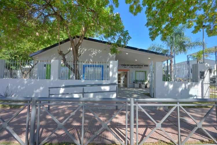 Juan Andreotti inauguró el renovado Jardín Nº930 del barrio Crisol Juan Andreotti inauguró el renovado Jardín Nº930 del barrio Crisol