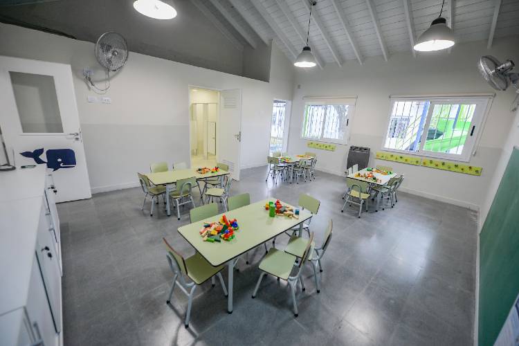 Juan Andreotti inauguró el renovado Jardín Nº930 del barrio Crisol Juan Andreotti inauguró el renovado Jardín Nº930 del barrio Crisol