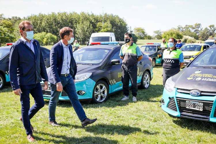 La Plata: Santilli y Garro presentaron nuevos móviles de prevención La Plata: Santilli y Garro presentaron nuevos móviles de prevención