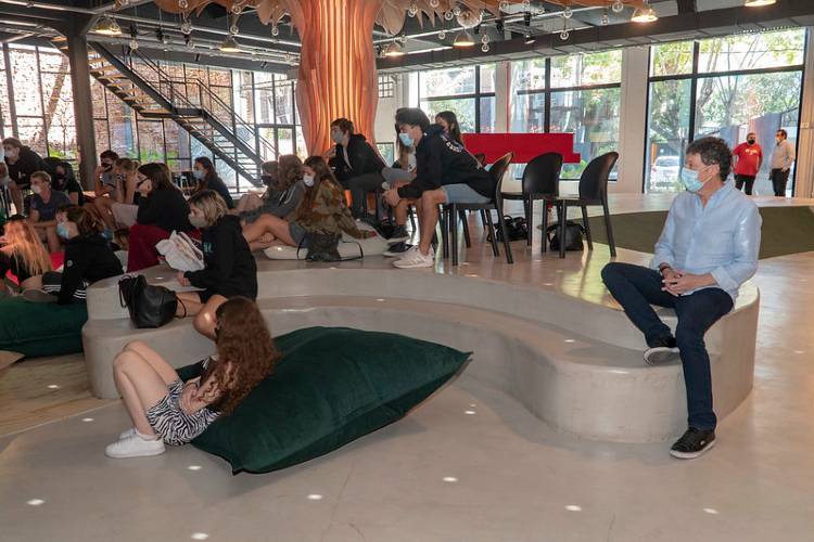 Posse visitó el nuevo espacio creativo de Cris Morena en Martínez Posse visitó el nuevo espacio creativo de Cris Morena en Martínez