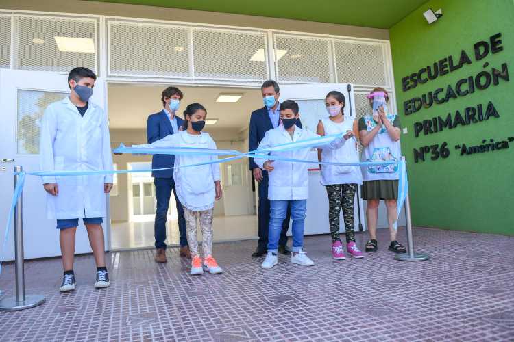 Juan Andreotti y Sergio Massa inauguraron las renovadas Escuelas Primaria N°36 y Secundaria N°11