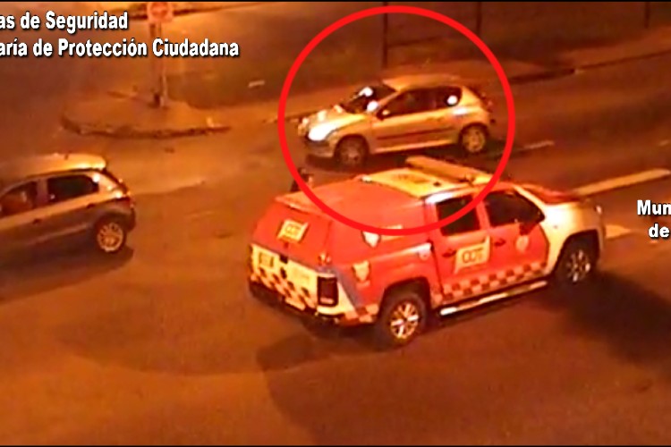 Conducía alcoholizado, choco, huyó y fue detenido Conducía alcoholizado, choco, huyó y fue detenido