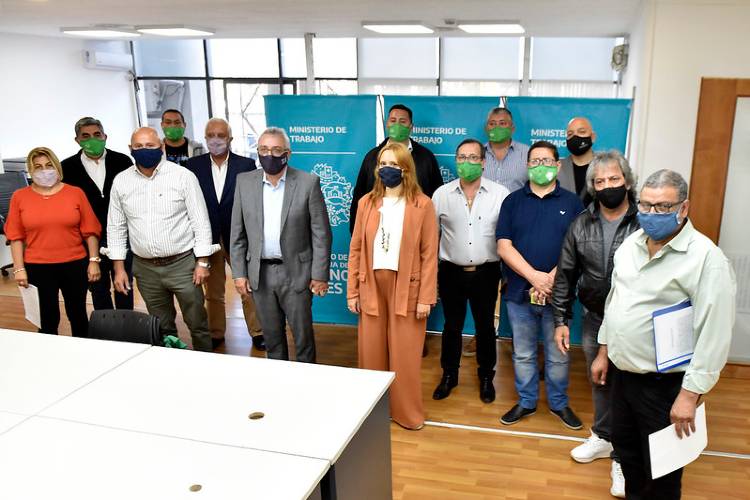 Julio Zamora y Mara Malec firmaron el primer convenio Colectivo de Trabajo para empleados municipales de Tigre
