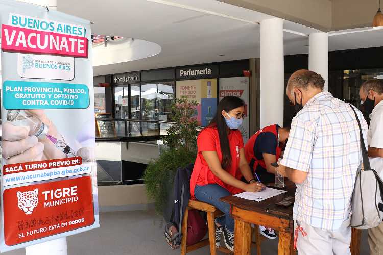 Tigre refuerza la Campaña Vacunate con nuevas mesas de inscripción en Santa Bárbara y Laguna de Sol