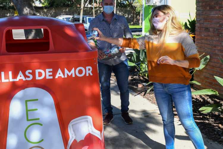 San Fernando instaló nuevas campanas de Botellas de Amor