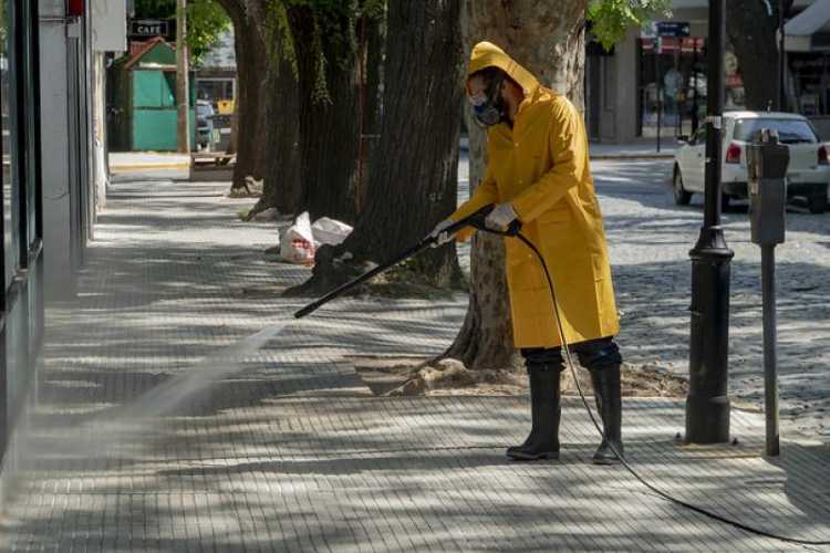 Intensifican en San Isidro las tareas de limpieza en los centros comerciales del partido