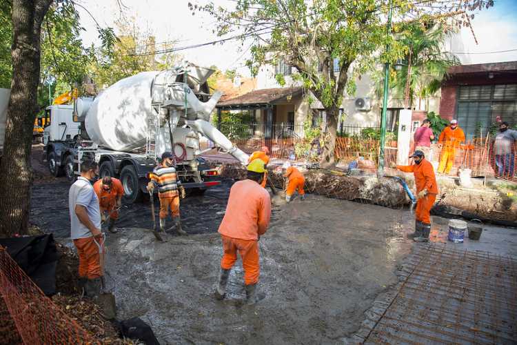 Pavimentan a nuevo la calle Héroes de Malvinas en el Bajo de San Isidro