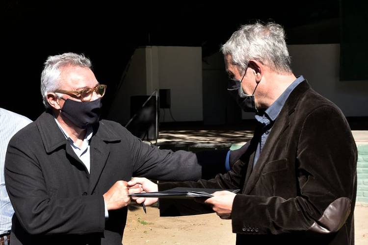 Julio Zamora y Jorge Ferraresi firmaron un convenio de colaboración para implementar el Plan Casa Propia
