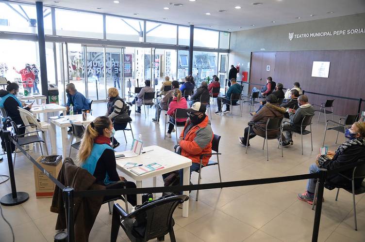 El intendente Julio Zamora supervisó la campaña provincial de inmunización contra COVID-19 en los vacunatorios de Benavídez y Don Torcuato El intendente Julio Zamora supervisó la campaña provincial de inmunización contra COVID-19 en los vacunatorios de Benavídez y Don Torcuato