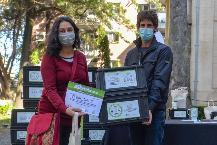 Juan Andreotti acompañó la clase final del primer curso virtual de compostaje de Eco Sanfer
