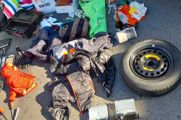 Detienen en San Isidro a dos hombres que robaban autos con inhibidores de alarma Detienen en San Isidro a dos hombres que robaban autos con inhibidores de alarma