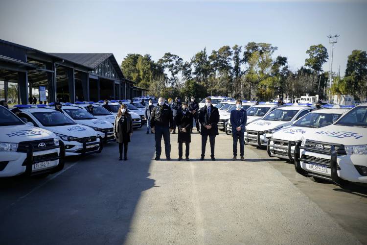 La Provincia puso en marcha 27 nuevos patrulleros para San Fernando La Provincia puso en marcha 27 nuevos patrulleros para San Fernando