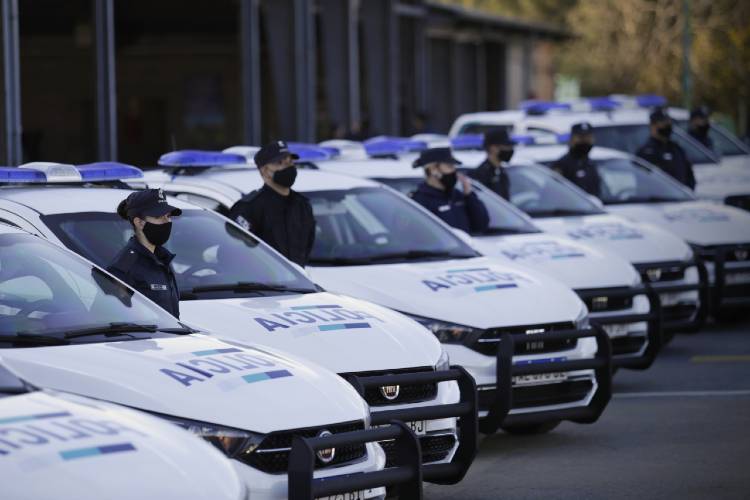 La Provincia puso en marcha 27 nuevos patrulleros para San Fernando La Provincia puso en marcha 27 nuevos patrulleros para San Fernando