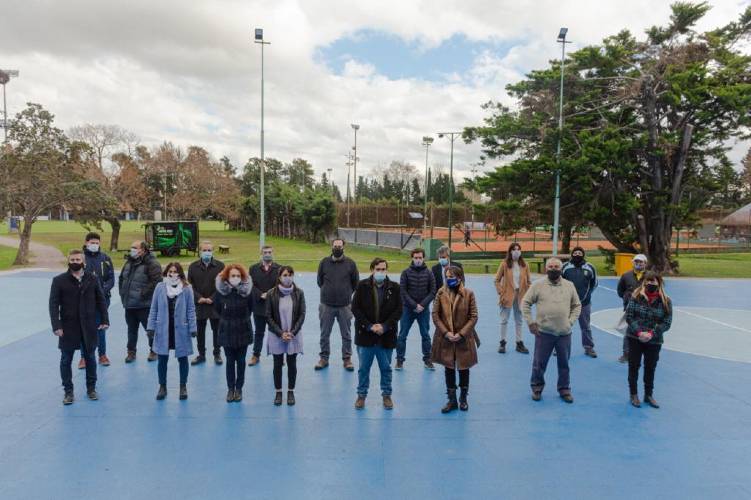 Club EcoSol: Malena Galmarini y Juan Debandi recorrieron el predio recuperado Club EcoSol: Malena Galmarini y Juan Debandi recorrieron el predio recuperado