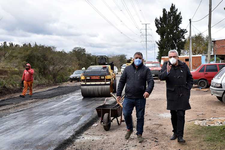Julio Zamora supervisó la etapa final del plan de asfaltos en Benavídez sur