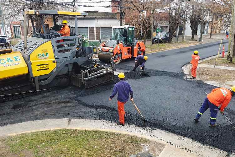 Vicente López avanza con obras de repavimentación en distintas localidades