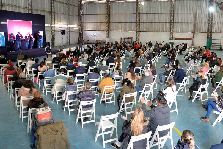 Entregan escrituras a 165 familias de Tigre Entregan escrituras a 165 familias de Tigre