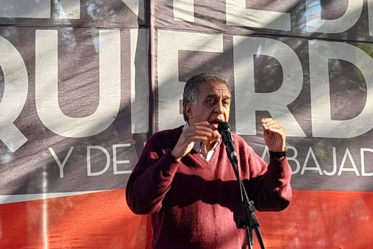 Néstor Pitrola Criticó al gobierno durante su visita a Vicente López