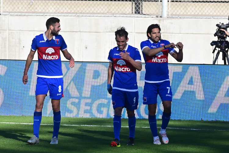 Tigre eliminó a Independiente y se clasificó para los octavos de final de Copa Argentina Tigre eliminó a Independiente y se clasificó para los octavos de final de Copa Argentina