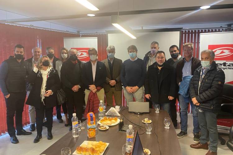 Nicolás Massot se reunió con industriales de Tigre