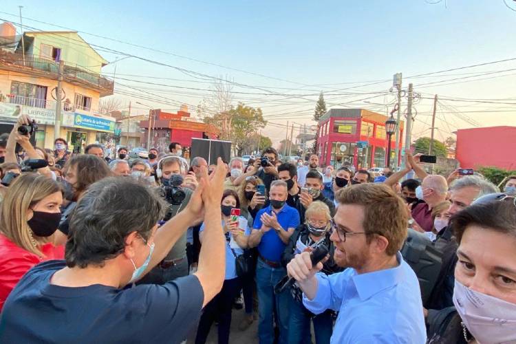 Nicolás Massot arrancó con todo la campaña que “decidirá qué oposición quiere el vecino de Tigre” Nicolás Massot arrancó con todo la campaña que “decidirá qué oposición quiere el vecino de Tigre”