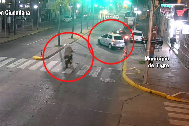 Impresionante choque de una moto en Tigre fue captado por las Cámaras