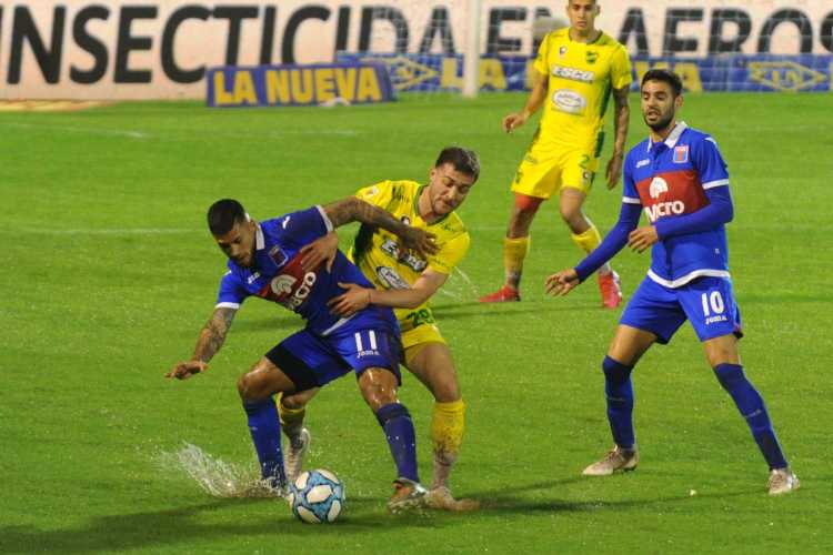 Tigre avanza de ronda en Copa Argentina al superar a Defensa y Justicia en definición por penales Tigre avanza de ronda en Copa Argentina al superar a Defensa y Justicia en definición por penales