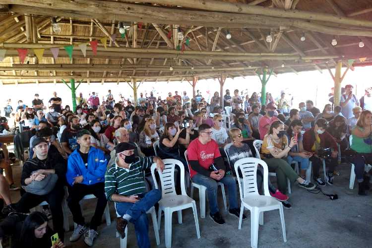 Del Caño y Vilca mantuvieron un encuentro con militantes de Frente de Izquierda en Garín