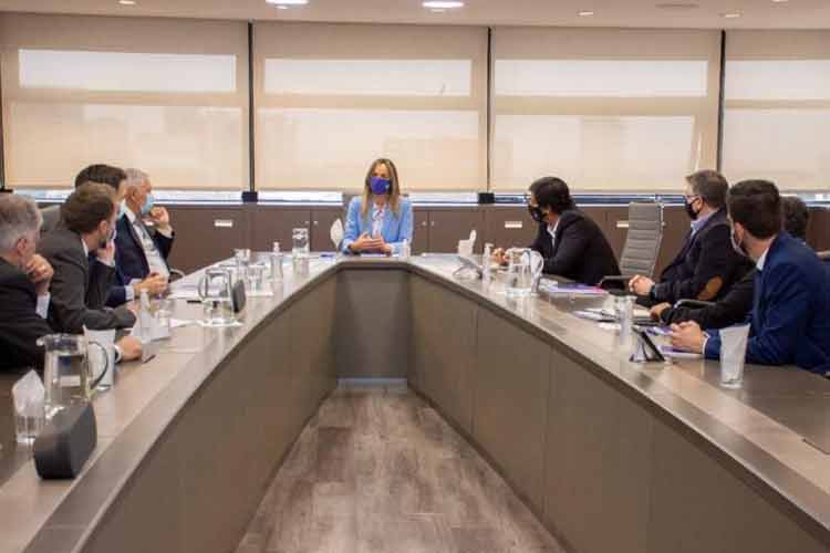 Malena Galmarini y el presidente del FONPLATA analizaron obras para 390 mil personas de barrios vulnerables Malena Galmarini y el presidente del FONPLATA analizaron obras para 390 mil personas de barrios vulnerables