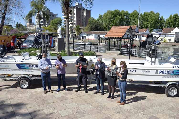 El Municipio de Tigre entregó dos nuevas lanchas a la Policía de Islas