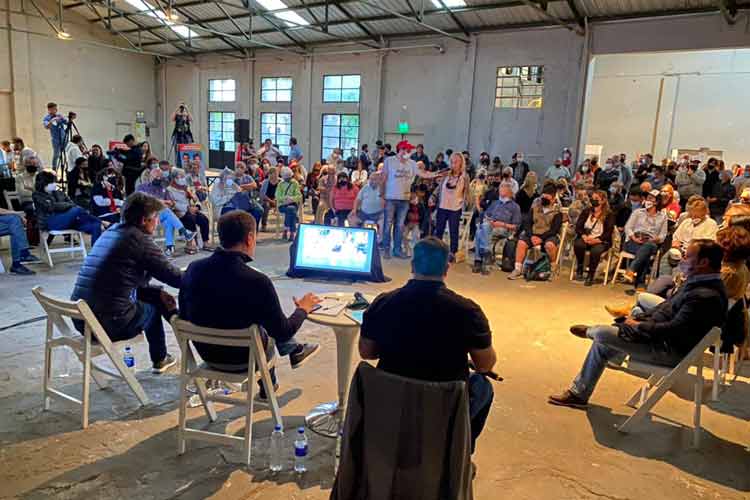 Segundo Cernadas y Diego Santilli se reunieron con vecinos de Tigre Segundo Cernadas y Diego Santilli se reunieron con vecinos de Tigre