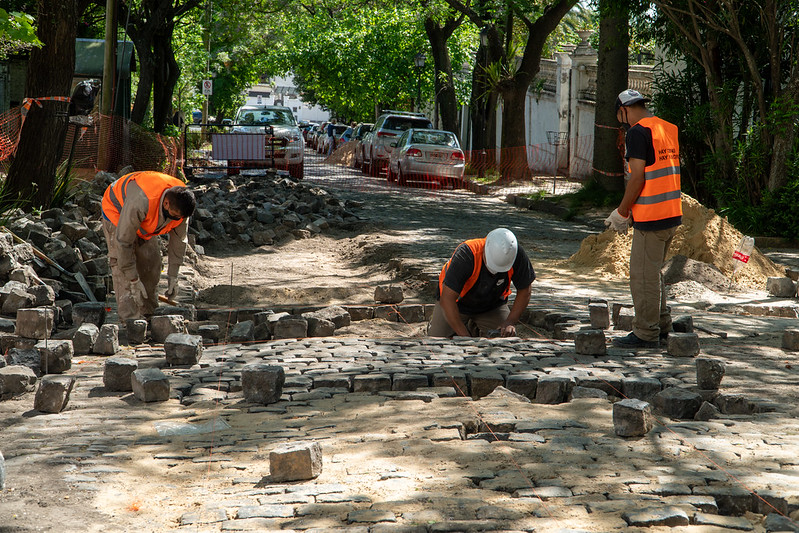 Siguen los trabajos para preservar adoquines en el casco histórico de San Isidro Siguen los trabajos para preservar adoquines en el casco histórico de San Isidro