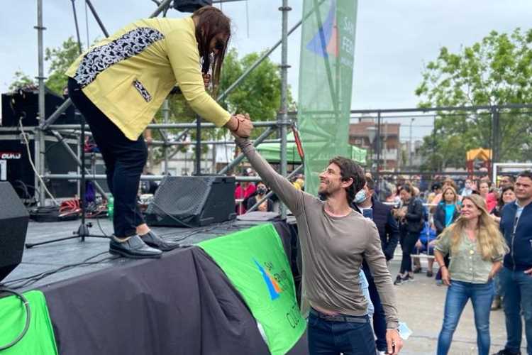 Miles de vecinos disfrutaron del Festival Tropical en San Fernando