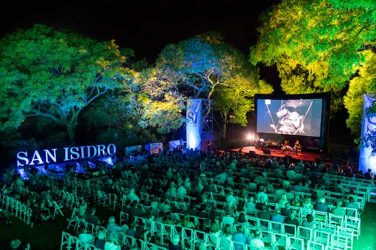 Comenzó en San Isidro una nueva edición del festival de cine y música Comenzó en San Isidro una nueva edición del festival de cine y música
