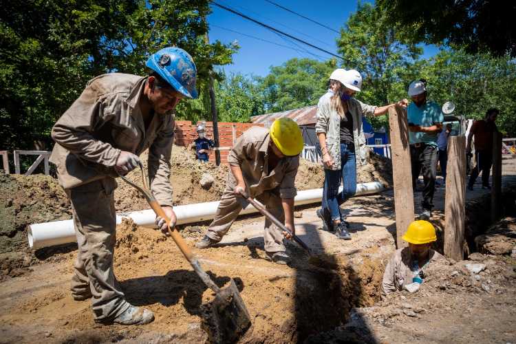 Malena Galmarini recorrió la obra cloacal que beneficiará a 8500 vecinos del barrio Esperanza en Tigre